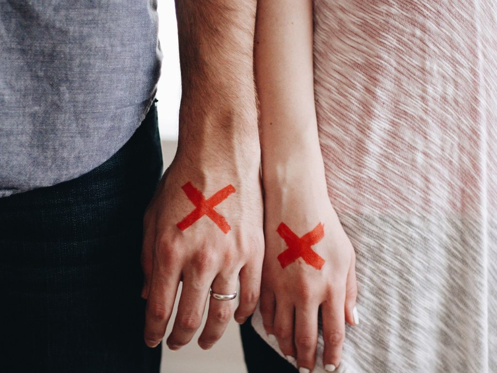 couple hands 1024x768 - Divorce and Dentistry: Repairing Broken Relationships