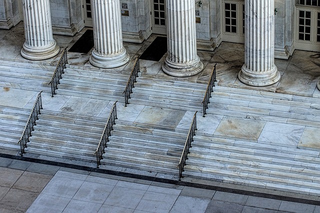 courthouse building - Federal Legislation to Limit the Amount of Money Recoverable From Medical and Dental Lawsuits Harms Patients