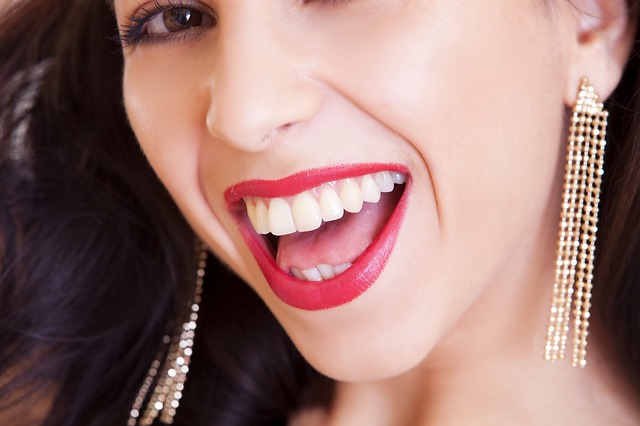 girl smile - Benefits of Chairside Teeth Whitening