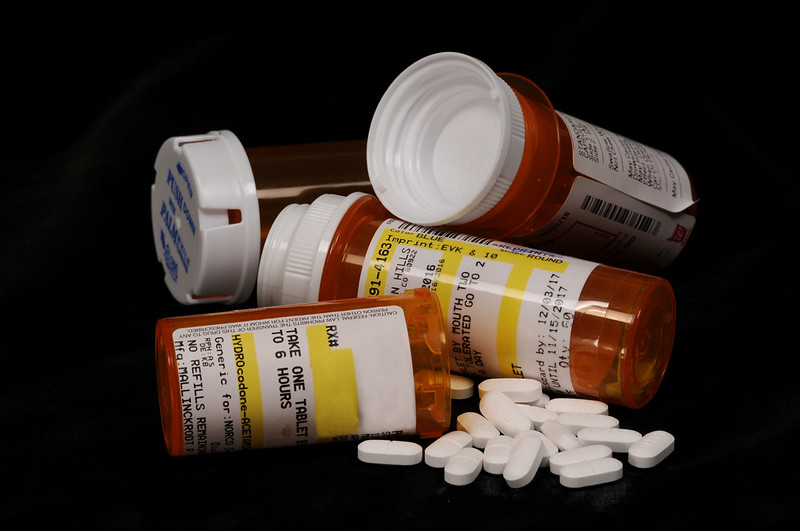 hydrocodone acetaminophen opioid prescripition bottle - Dentists Overprescribing Opioids to Adults in the U.S.